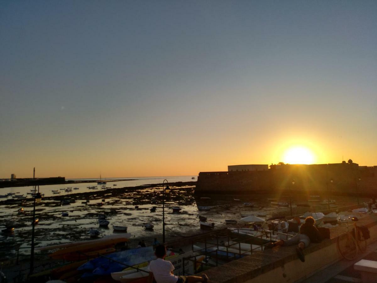 Апартаменты La Caleta De Cadiz Wifi Экстерьер фото